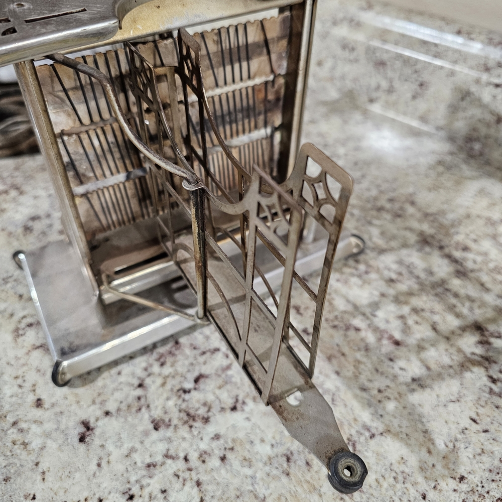 Vintage Metal Toaster With Slide Out Toast Holders - Picture 7 of 12